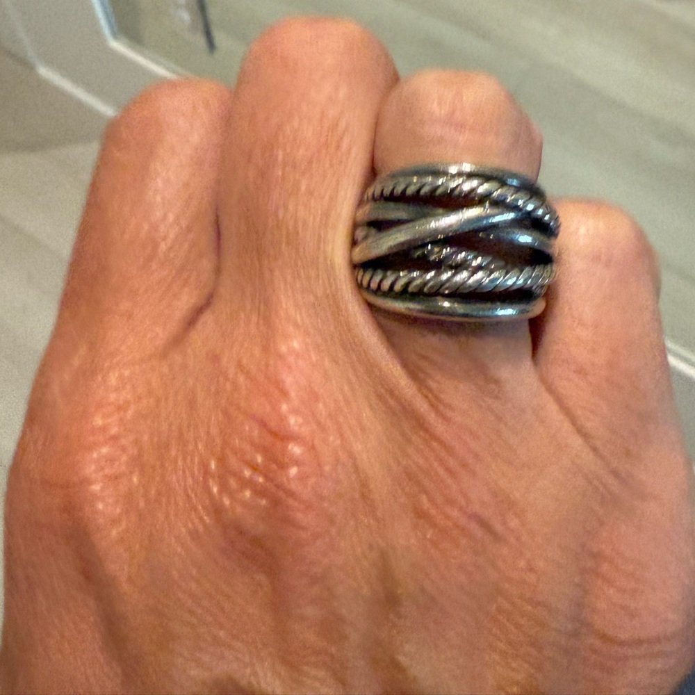 Authentic David Yurman Crossover Ring- Silver- Size 7 - Picture 5 of 5